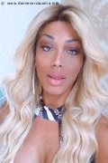 Roma Trans Camilla Brazil 389 90 59 453 foto selfie 20